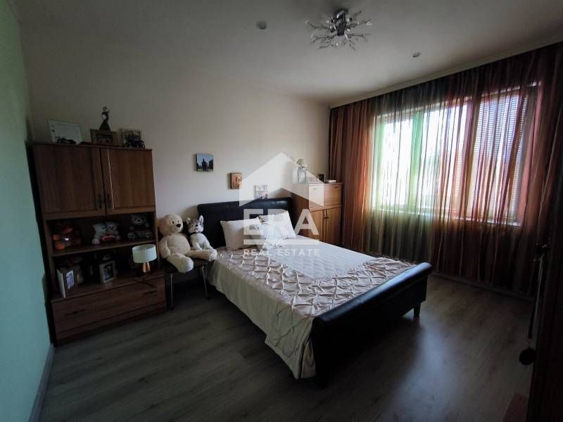 Продава се уютна едноетажна къща с гледка в кв. Хисаря, Хасково!