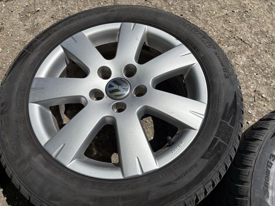 Продавам 16" лети джанти със зимни гуми за VAG - 205/55R16 DOT 3922 5х112 ET42