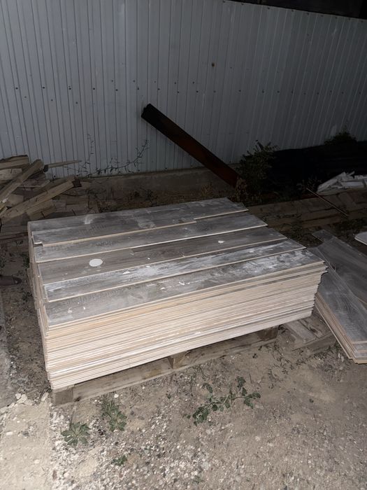 Продам паркет/ламинат на 75кв/м