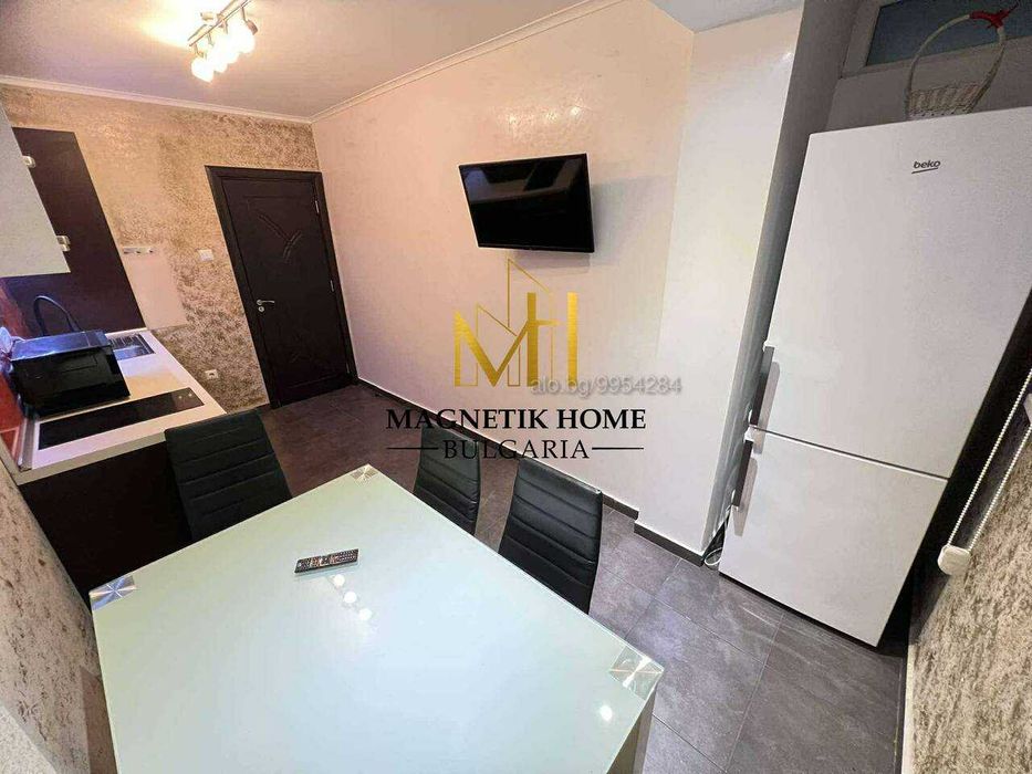 Дава се под наем Тристаен апартамент в Бургас, Лазур - 120 кв.м за 663 € - Снимка #1