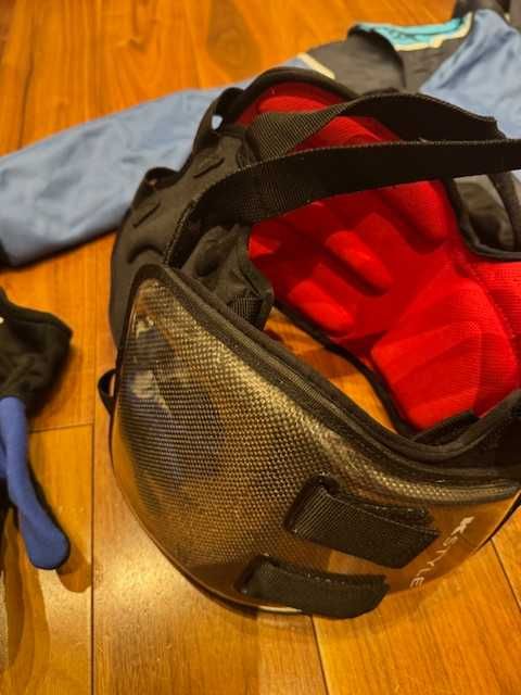 Vând kit echipament karting - ca nou