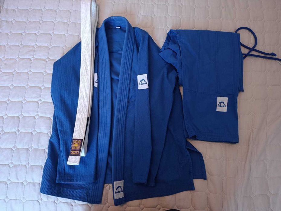 Продам кимоно фирма Manto