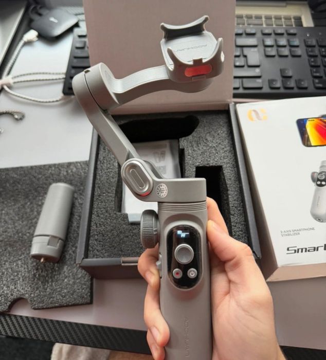 Stabilizator Gimbal Aochuan Smart X Pro cu 3 axe