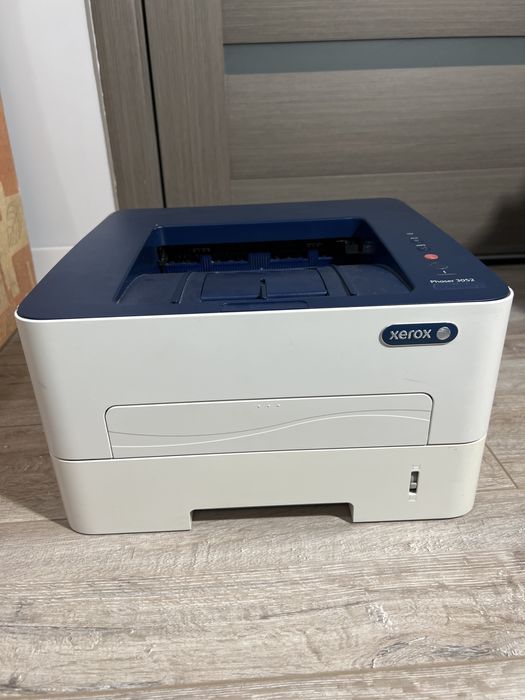 Vând imprimantă Phaser Xerox 3052