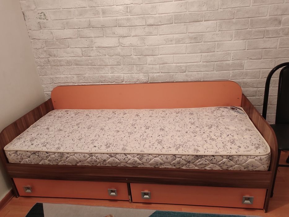 Продам кровать детскую