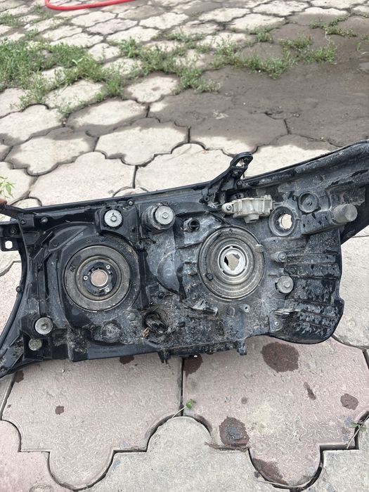 Фара Land cruiser 200 б/у правая