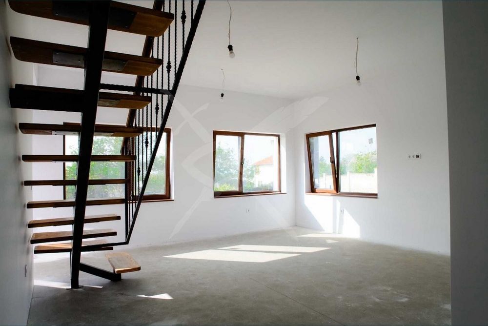 Продава се Къща в с. Здравец, Област Варна - 190 кв.м за 1211 €/кв.м - Снимка #3