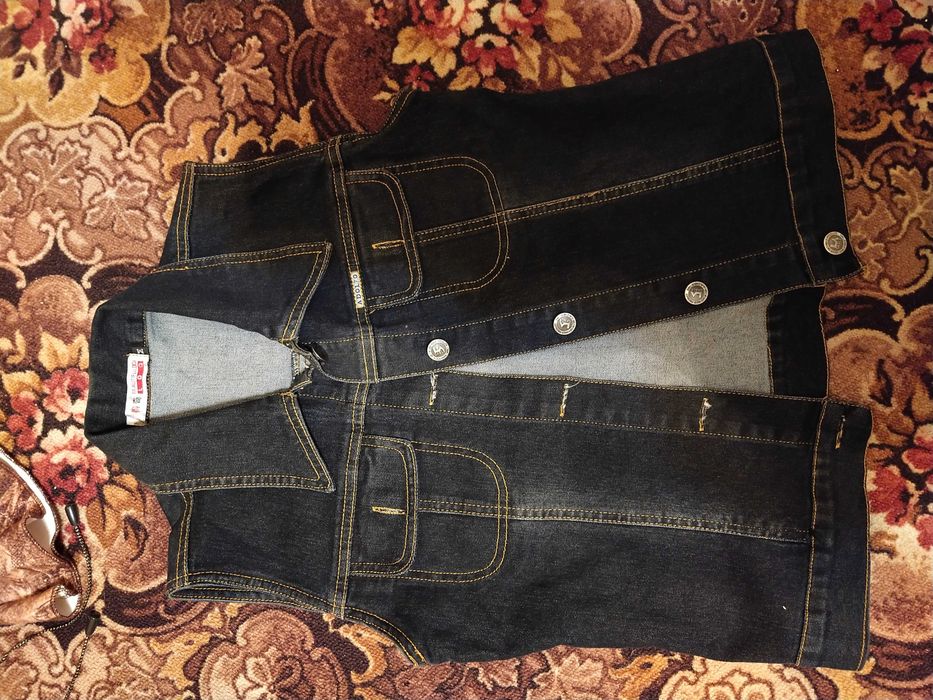 Джинсовая жилетка