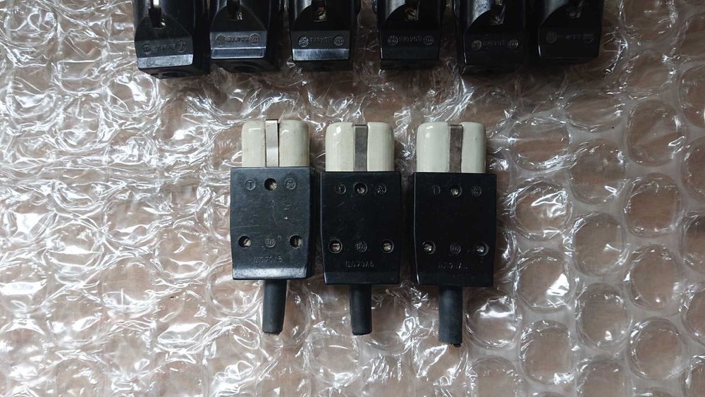 Нови старо производство щекери и щепсели.