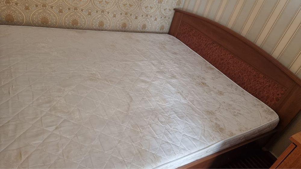 Кровать двуспальная