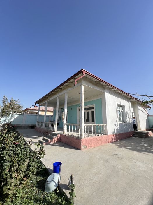 6 sotixlik 5 ta xonadan iborat pishig' g'ishda qurilgan uy