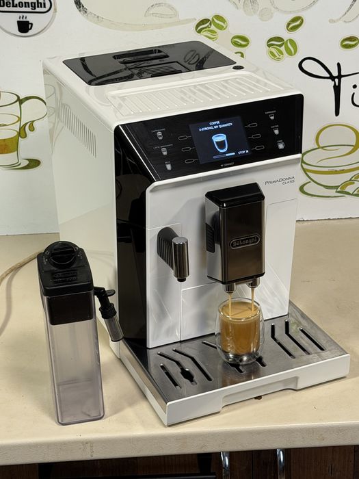 Кафемашина кафе автомат delonghi Primadonna CLASS с гаранция