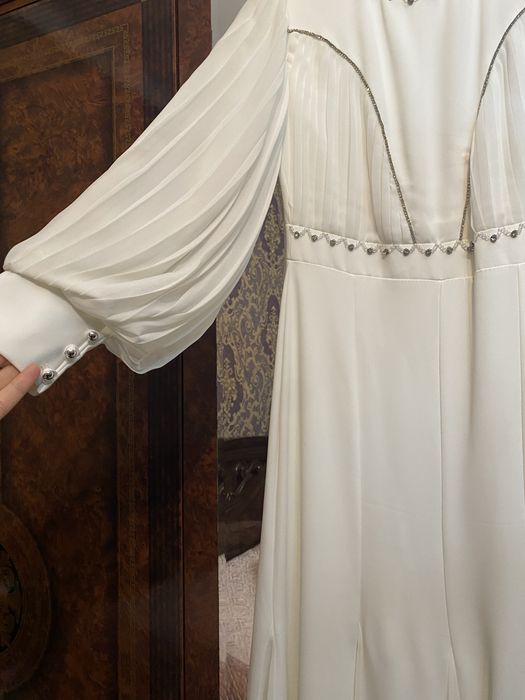 Продам красивое платье 44 размер