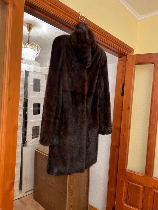 Продам цельную норковую шубу размер 44-46