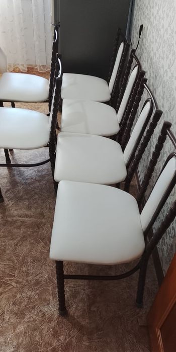 Продаю стулья в отличном состоянии