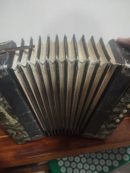 Продам гармонь,производство Германия!