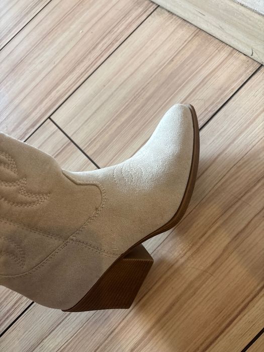 Каубойски нови ботуши