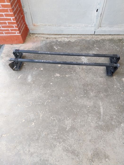 Bare portbagaj cu prindere pe caroserie