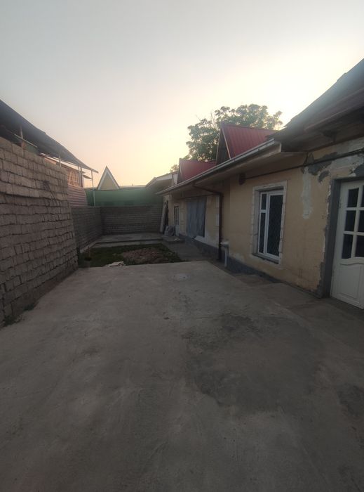 Самарканд Дарвоза махалласида 2 сотих 3хона участка сотилади