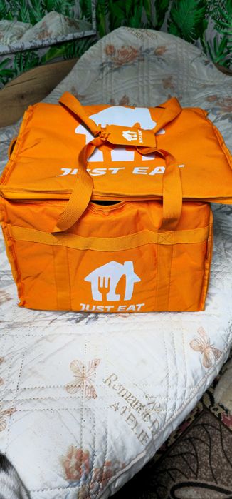 JUST EAT Термоизолираща чанта. ЧИСТО НОВА