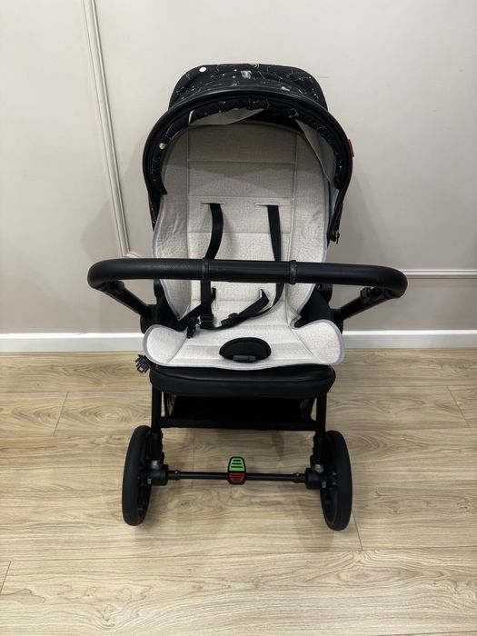 Коляска для малышей