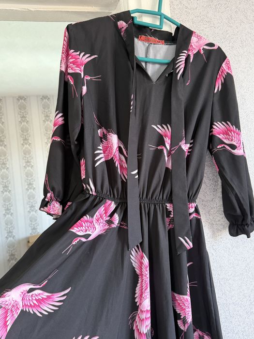 женское платье 50-52 размеров