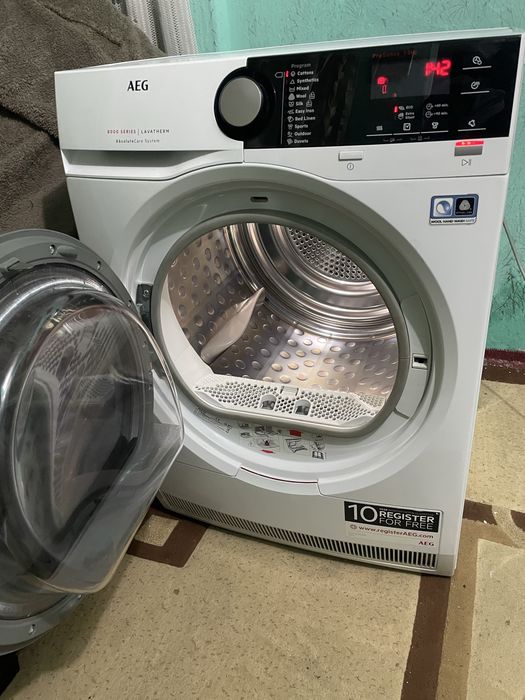 Uscator de rufe AEG cu pompa de caldura AEG Lavatherm 8000 series A ++