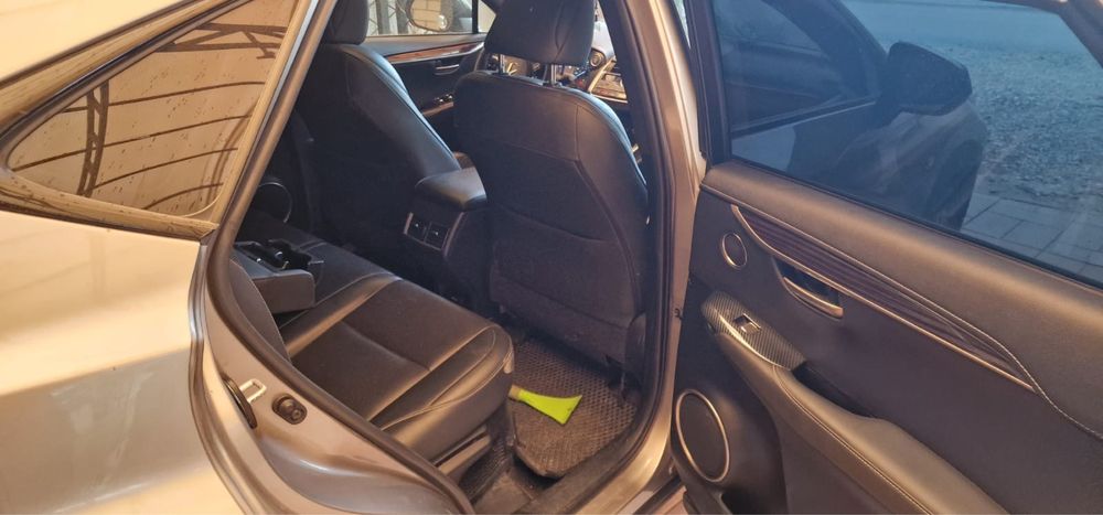 Продам Lexus NX300