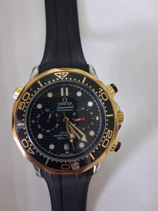 Ceas quart Sector și Omega automatic