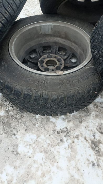 Диски с резиной на Мерседес