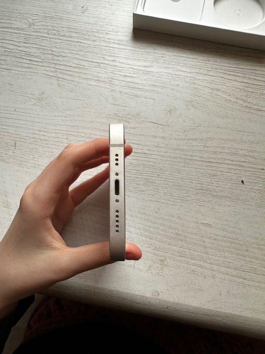 iPhone 13 бял 128MB