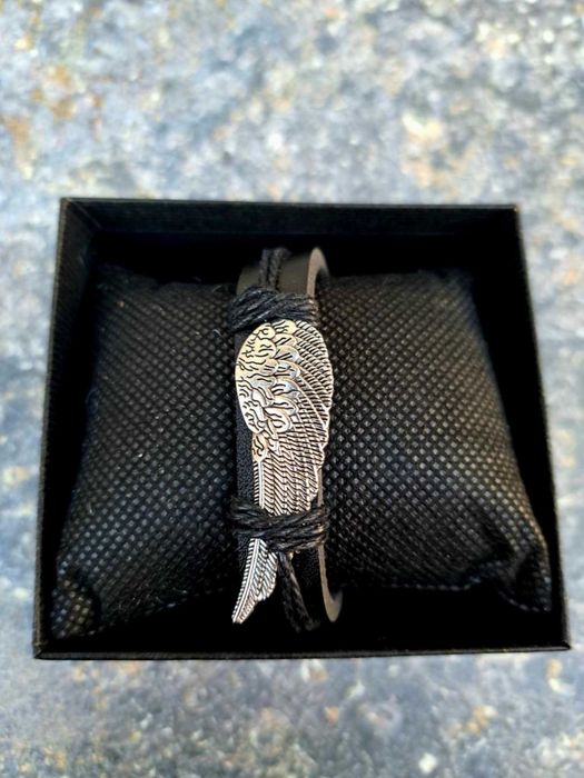 Мъжка кожена гривна