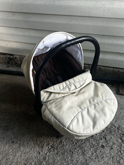 Продам коляску 3 в 1