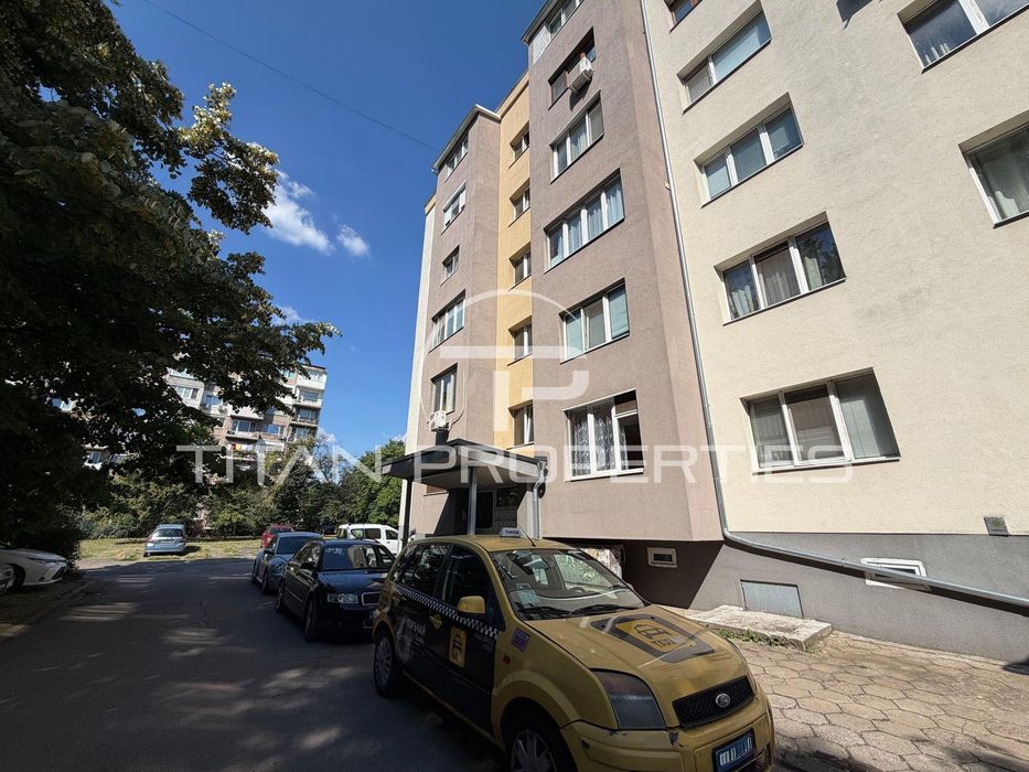 Двустаен за продажба в кв. Дружба 1