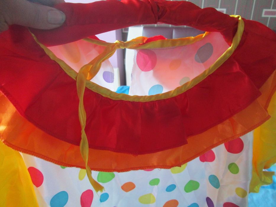 rochie vesela  serbari/carnaval fetite