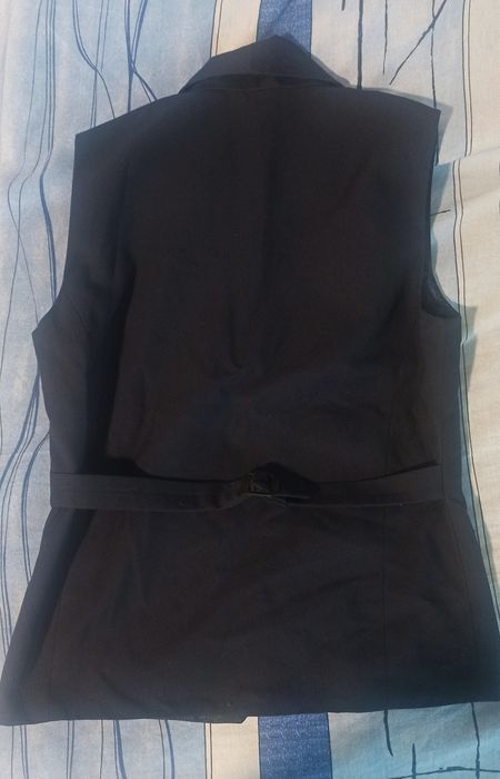 Тънко сако в тъмно-синьо