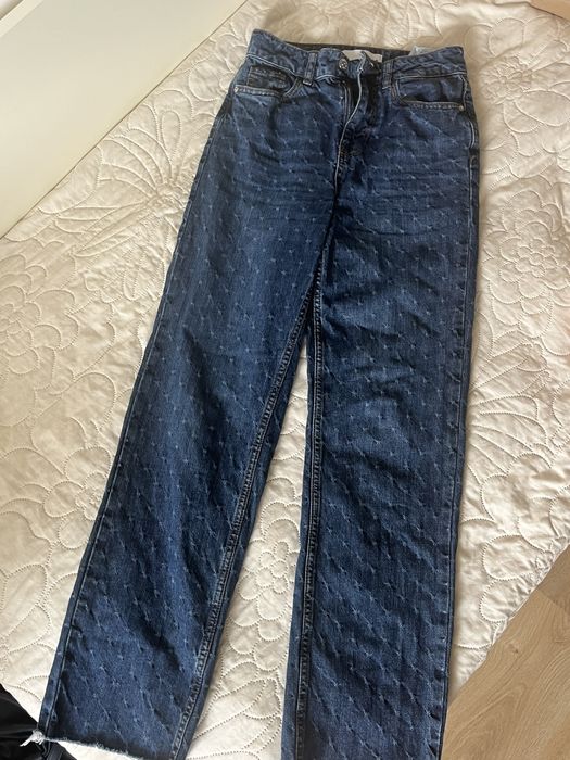 дънки Zara xs/ размер 32, носени са само веднъж, тъй като са ми малки.