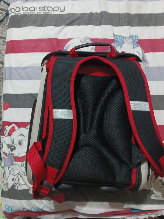 Школьный рюкзак продается