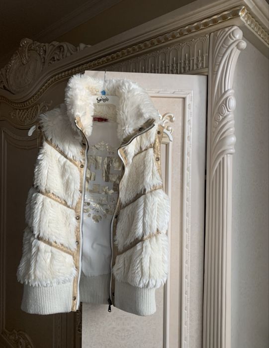 Куртки, пальто 42-44 размеры