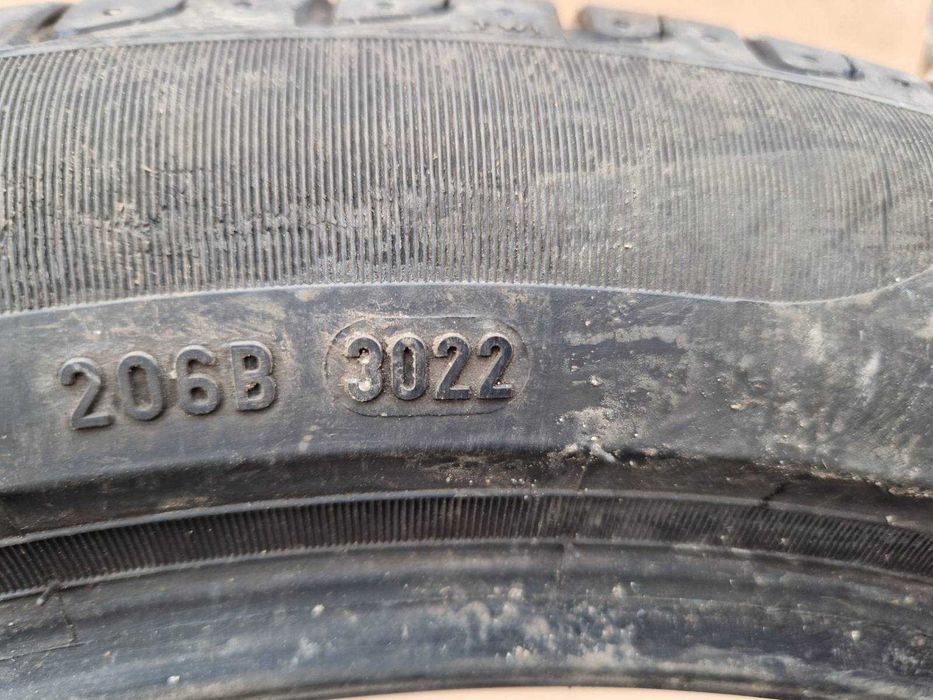 2 Pirelli R18 245/45 Летни гуми  DOT3022