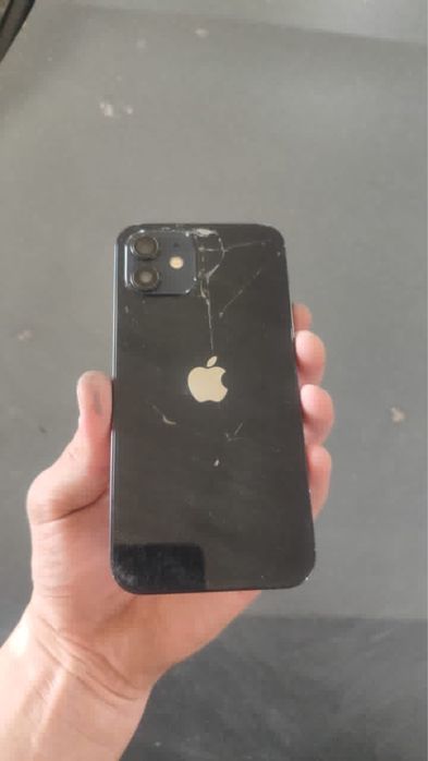 Iphone 12.