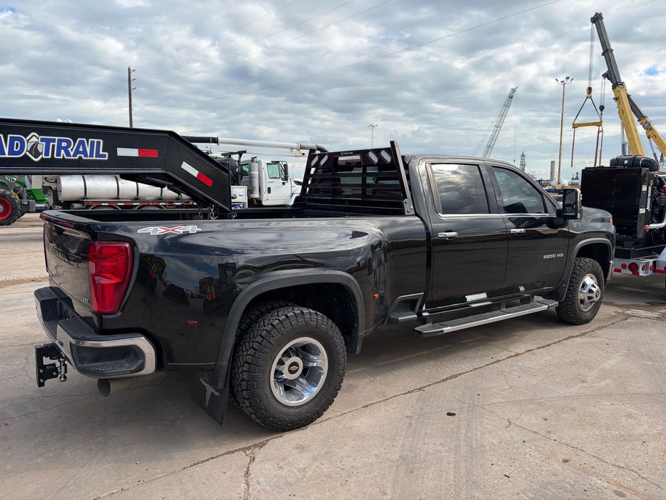 2023 Chevrolet Silverado 3500 dually
