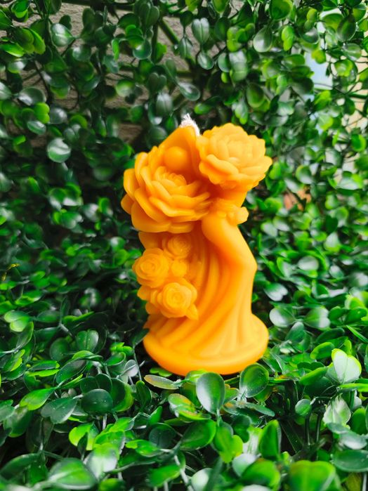 8-ми март: Ръчно изработени свещи от 100% натурален пчелен восък