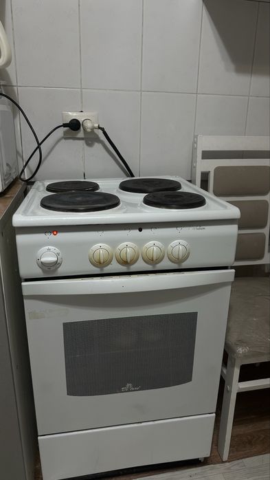 Продам электрическую плиту
