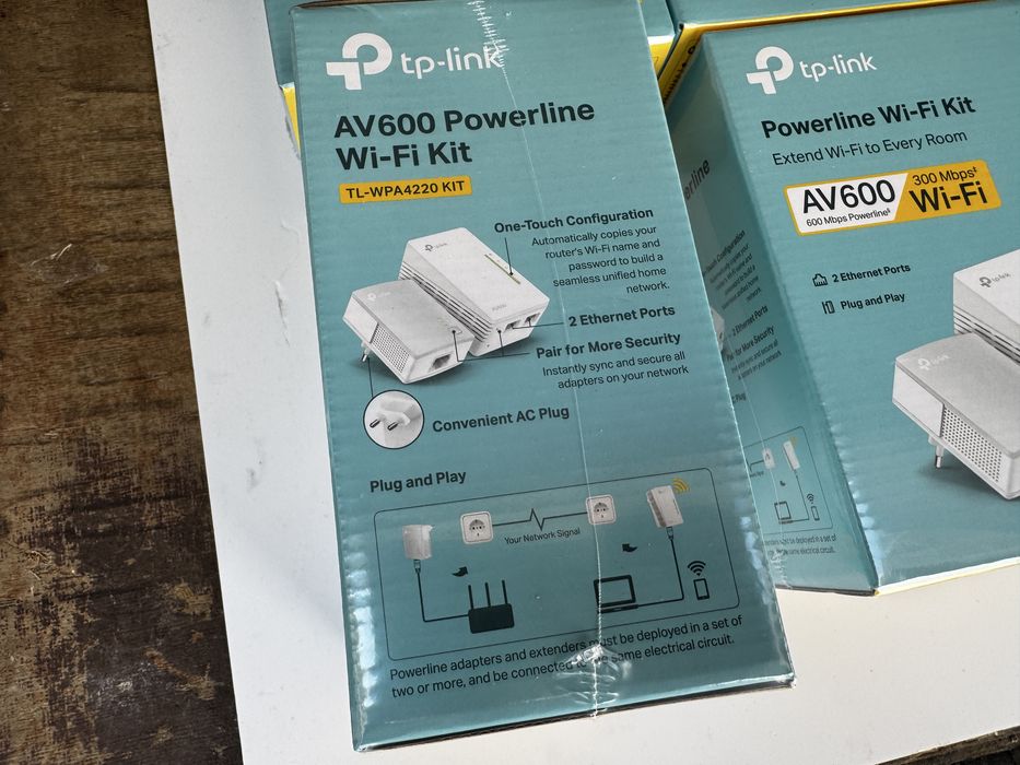 Double Wi-Fi Range Extender, TP-Link Powerline AV600 Kit, Nou