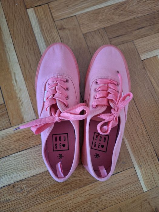 Нови розови кецове 37- 38 номер