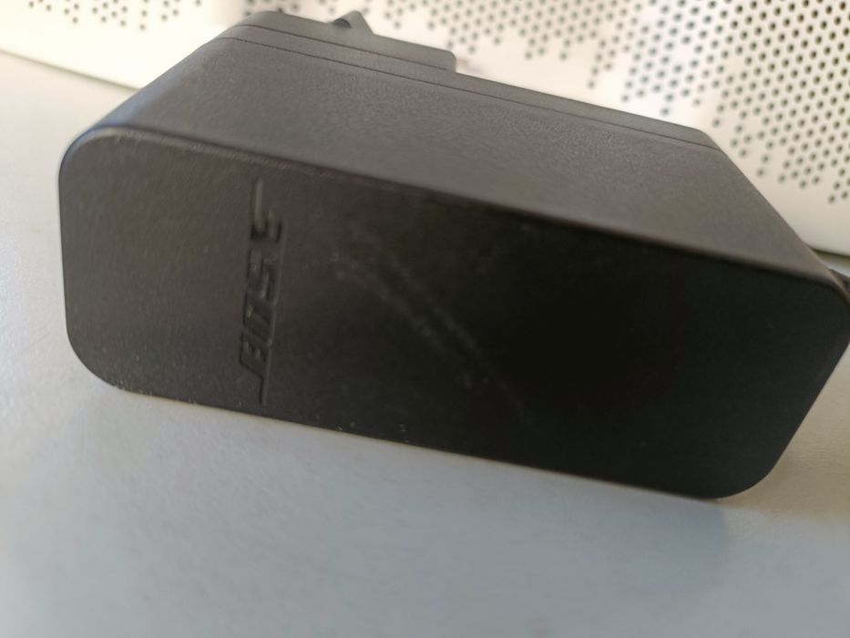Bose Sounddock XT, boxa activa cu intrare aux in sunet foarte bun