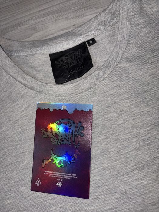 Syna World екип