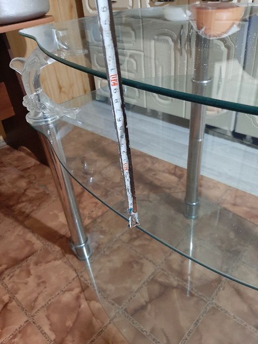 Стол стеклянный на дельфинчиках