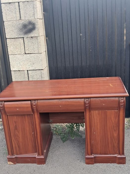 Продам комод с зеркалом
